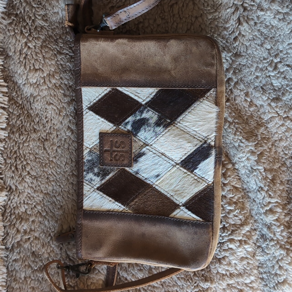 STS ranchwear cowhide cross body purse
